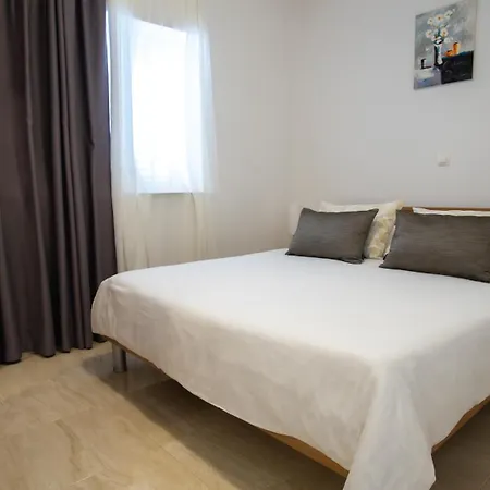 Antun - Adriatic Coast Retreat * Blace