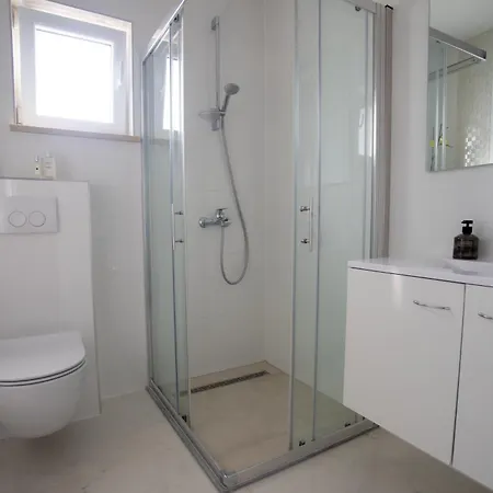 Antun - Adriatic Coast Retreat Apartment