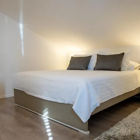 Antun - Adriatic Coast Retreat Blace