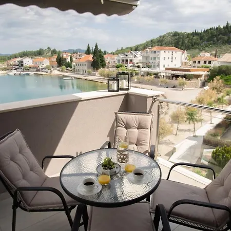 Apartamento Antun - Adriatic Coast Retreat